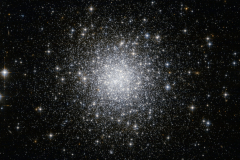 NGC 7006 se encuentra en las afueras de la Vía Láctea a unos 135 000 años luz de distancia, y forma parte del halo galáctico